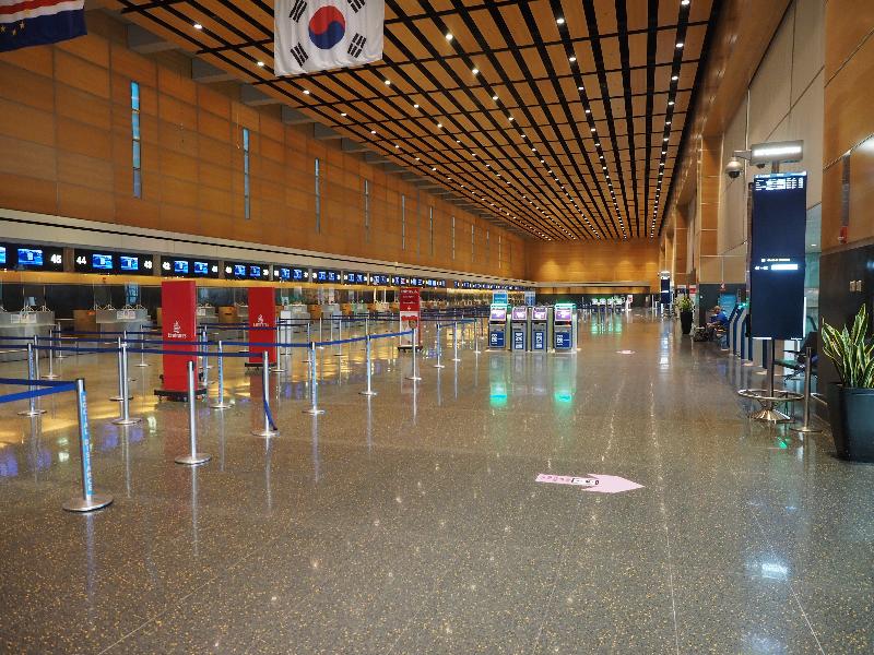 Boston, Massachusetts (MA): Logan Airport, Terminal E: empty terminal building (because of Covid-19)