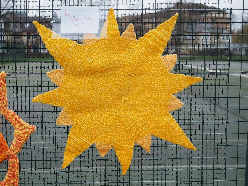Cambridge, England: Jesus Green: sun (displayed Dec 2020 / Jan 2021, artist Zestyhelix)