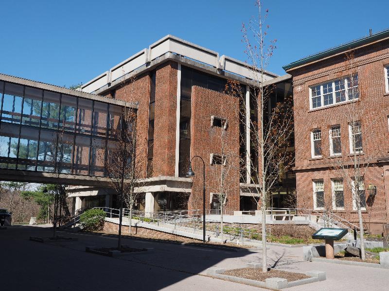 Northampton, Massachusetts (MA): Smith College: Sabin-Reed Hall (1967, Shepley, Bulfinch, Richardson and Abbott)