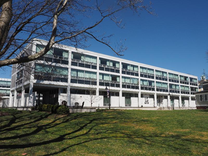 Northampton, Massachusetts (MA): Smith College: Cutter House (1957, Skidmore, Owings and Merrill)