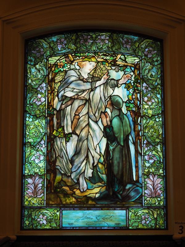Boston, Massachusetts (MA): Arlington Street Church: Little Memorial Window, 'Annunciation to Mary' (1900, Tiffany Studios)