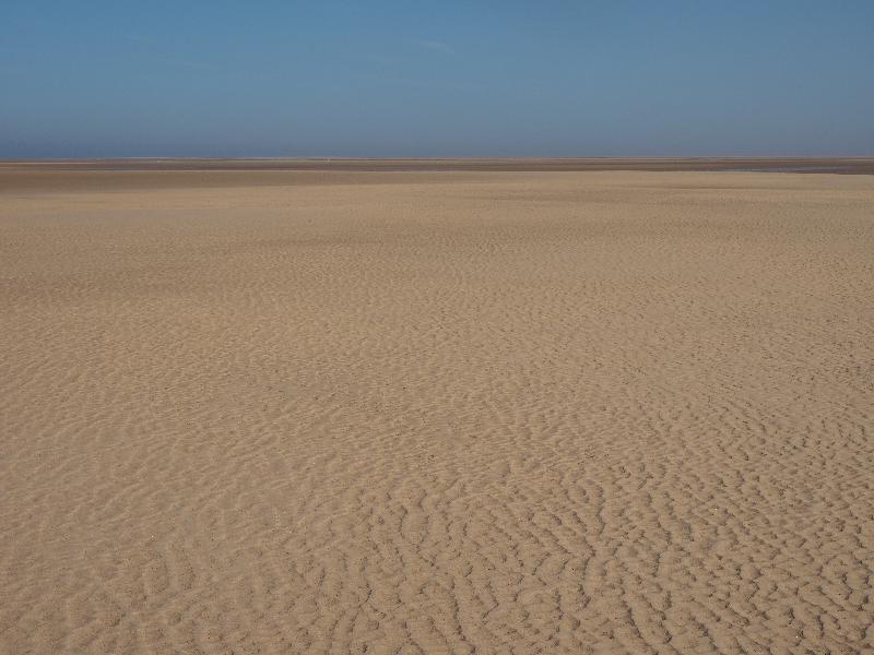 Wells-next-the-Sea, England: beach: sand to the horizon