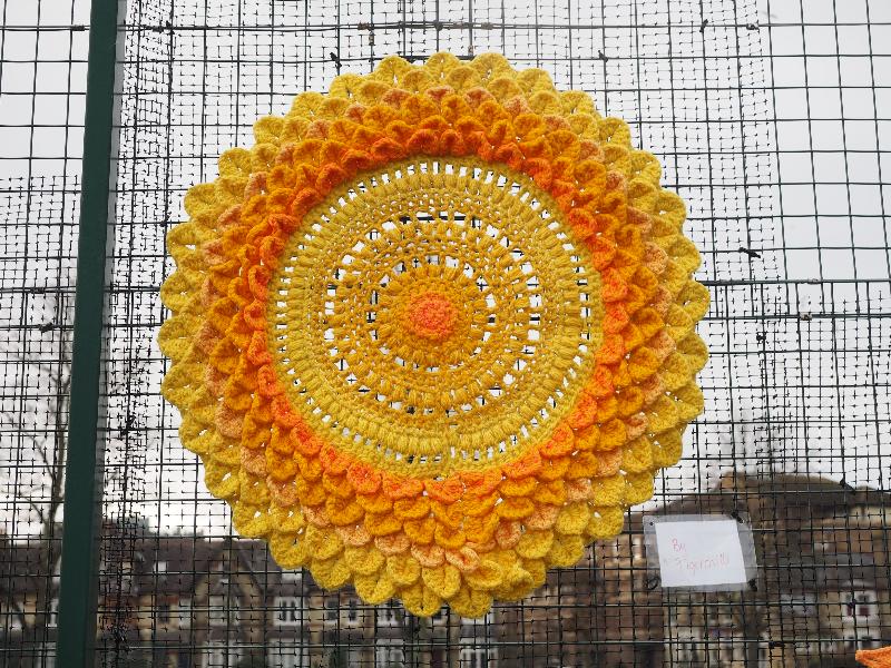 Cambridge, England: Jesus Green: orange and yellow sun (Tigerchilli)