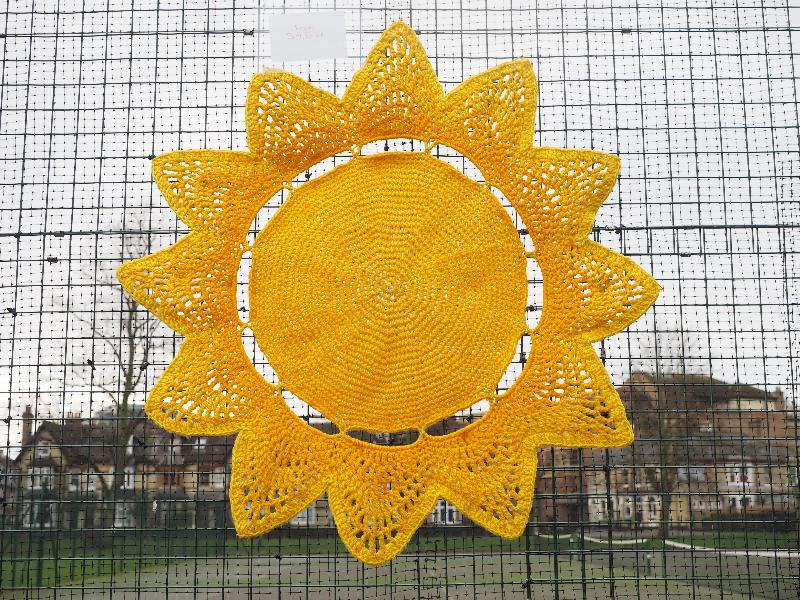 Cambridge, England: Jesus Green: yellow sun (Cambridge Yarn Collective)