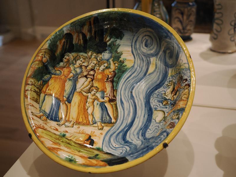 London, England: Courtauld Gallery: bowl with the crossing of the Red Sea (1560, Faenza or Verona, Italy, Giovan Battista dalle Palle)