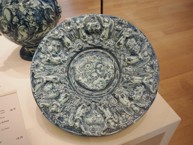 London, England: Courtauld Gallery: dish with coats of arms of Mazzarosa and Sardi families (1663-1678, Savona, Italy)