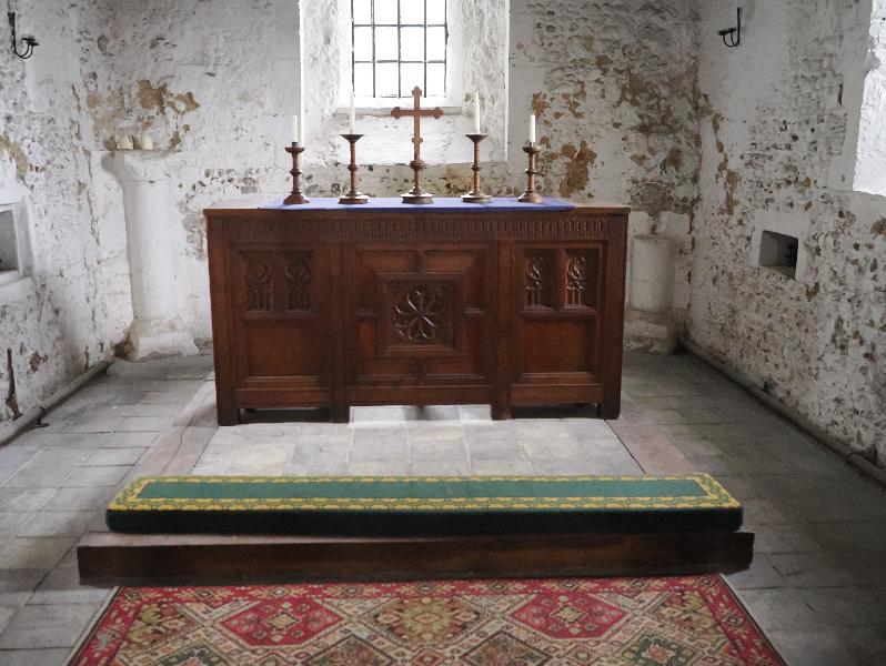 Cambridge, England: Stourbridge Leper Chapel: altar