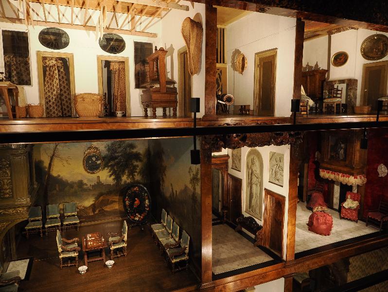Amsterdam, Netherlands: Rijksmuseum: Dolls' house of Petronella Oortman (ca. 1686-1710, Amsterdam), interior detail