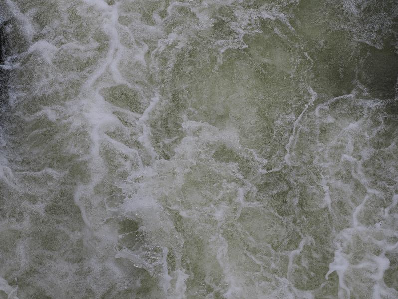 Cambridge, England: Jesus Lock: somewhat angry water