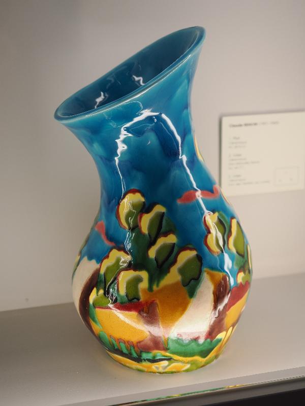 Cagnes-sur-Mer, France: Musee Renoir: vase (Claude Renoir)