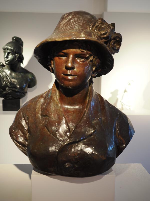 Cagnes-sur-Mer, France: Musee Renoir: Aline Renoir (1915, Renoir and Richard Guino)