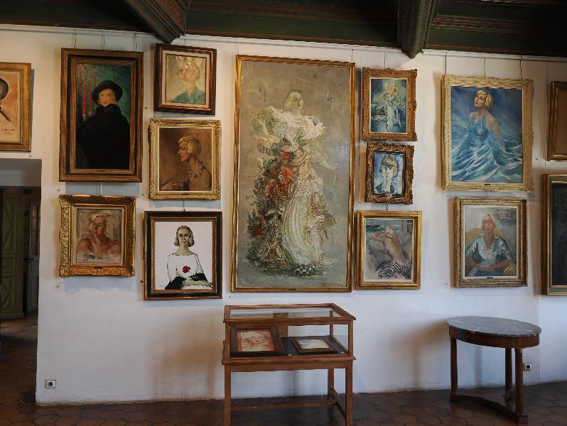 Cagnes-sur-Mer, France: Chateau Grimaldi: portraits of Suzy Solidor