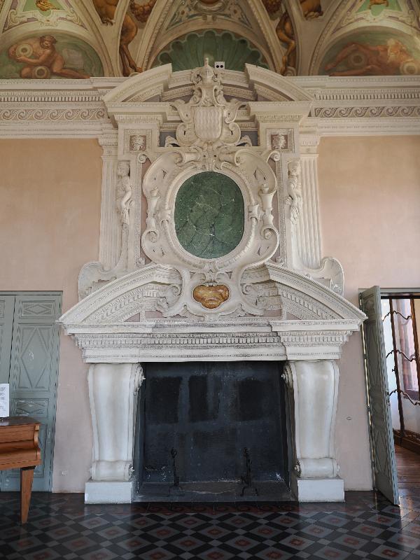 Cagnes-sur-Mer, France: Chateau Grimaldi: fireplace (17th century)