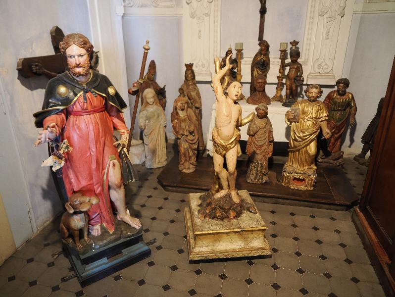 Cagnes-sur-Mer, France: Chateau Grimaldi: religious statues