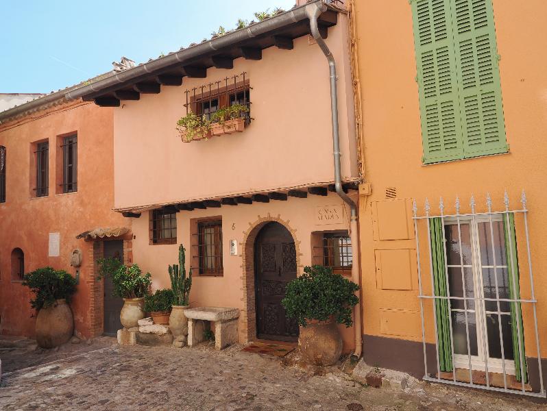 Cagnes-sur-Mer, France: Rue Saint-Roch: Casa Maria