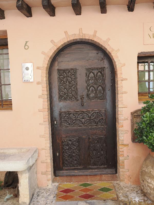 Cagnes-sur-Mer, France: Rue Saint-Roch: Casa Maria, entrance