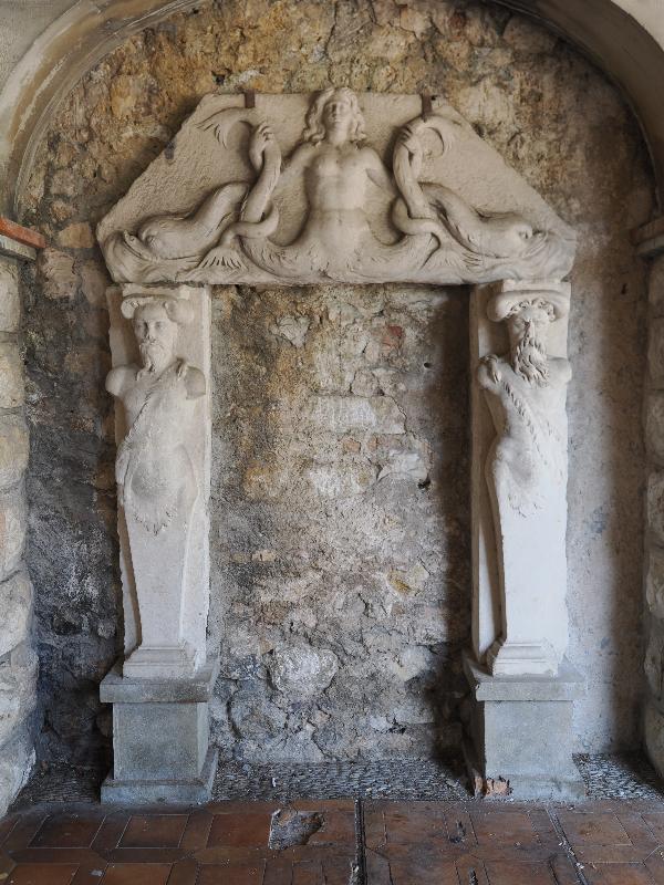 Nice, France: Colline du Chateau (Castle Hill): old wall decorations
