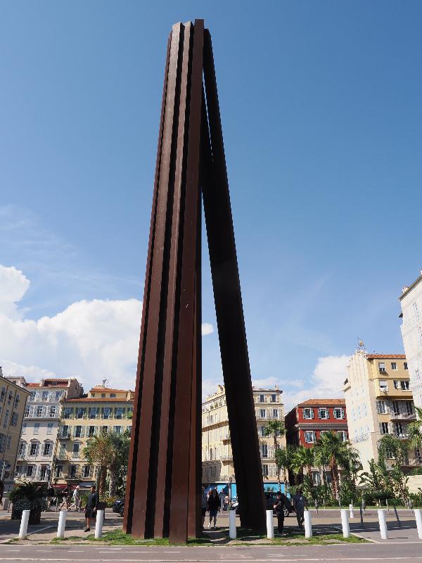 Nice, France: Quai des Etats-Unis: Neuf Lignes Obliques (Nine Oblique Lines) (2010, Bernar Venet)