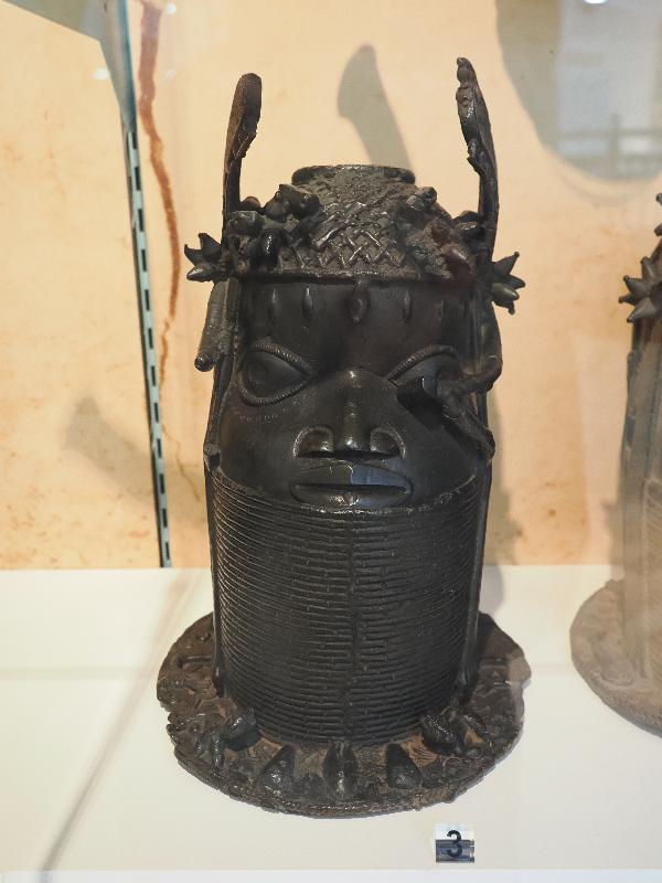 Cambridge, England: Museum of Archaeology and Anthropology: Commemorative Head of a King (Benin bronze)