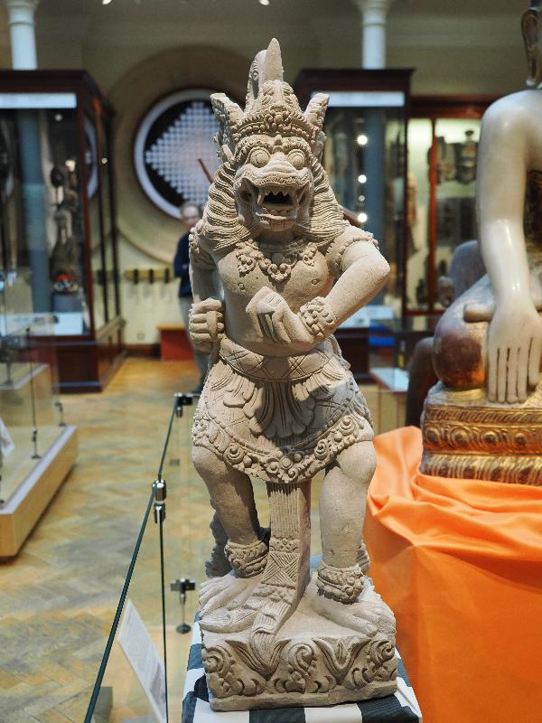 Cambridge, England: Museum of Archaeology and Anthropology: village guardian (late 20th century, Bautubalan, Bali, Indonesia)