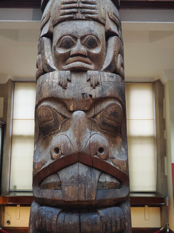 Cambridge, England: Museum of Archaeology and Anthropology: Haida totem pole, detail (ca. 1860-1870, from Tanu, Haida Gwaii, British Columbia, Canada)