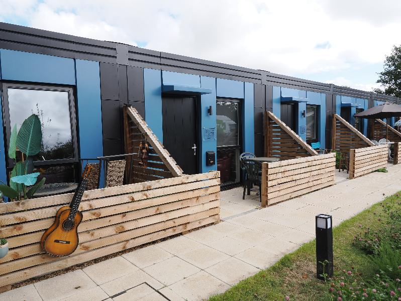 Landbeach, England: Emmaus: micro-homes