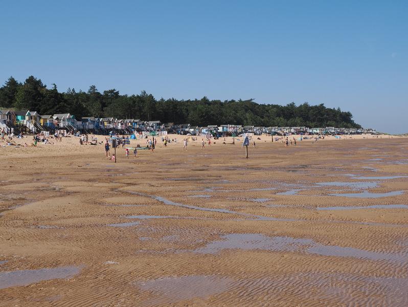 Wells-next-the-Sea, England: beach: beach huts