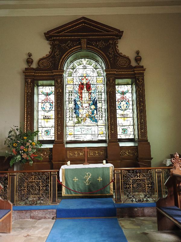 Wimpole, England: Church of St Andrew Wimpole: altar and reredos