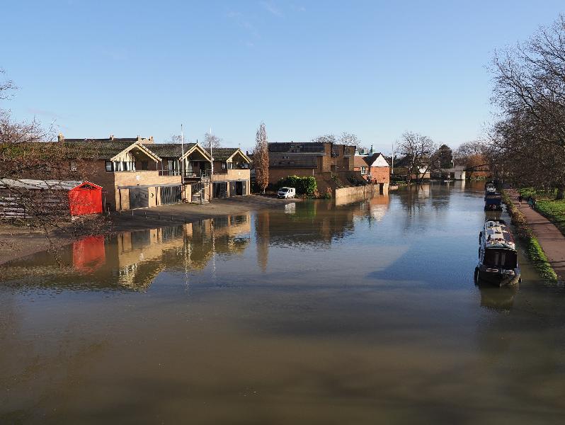 Cambridge, England: Cam: high water at Victoria Avenue Bridge