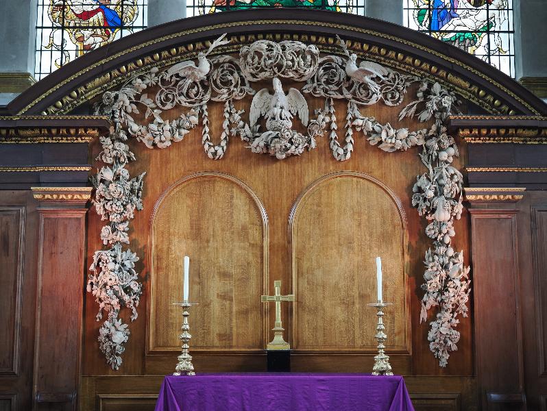 London, England: St James's Church, Piccadilly: reredos (1684, Grinling Gibbons)