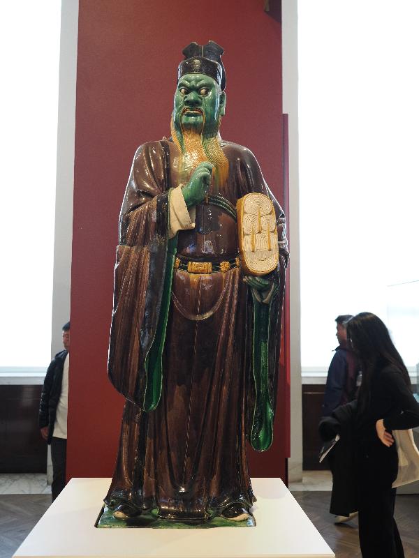 London, England: British Museum: figure of an assistant to the judge of hell (about 1522-1620, north China)
