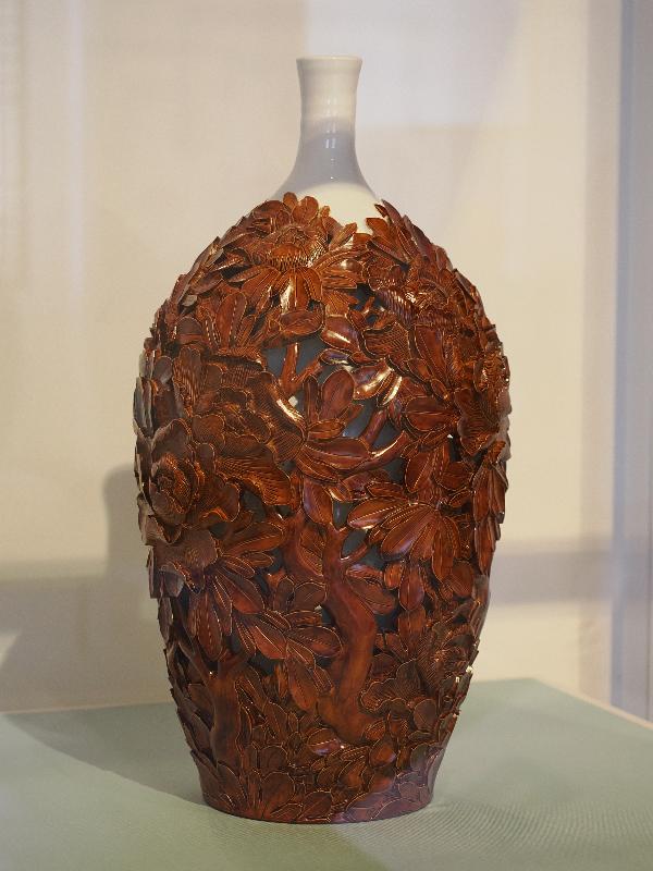 London, England: British Museum: vase (2015, Jeon Seong-keun)
