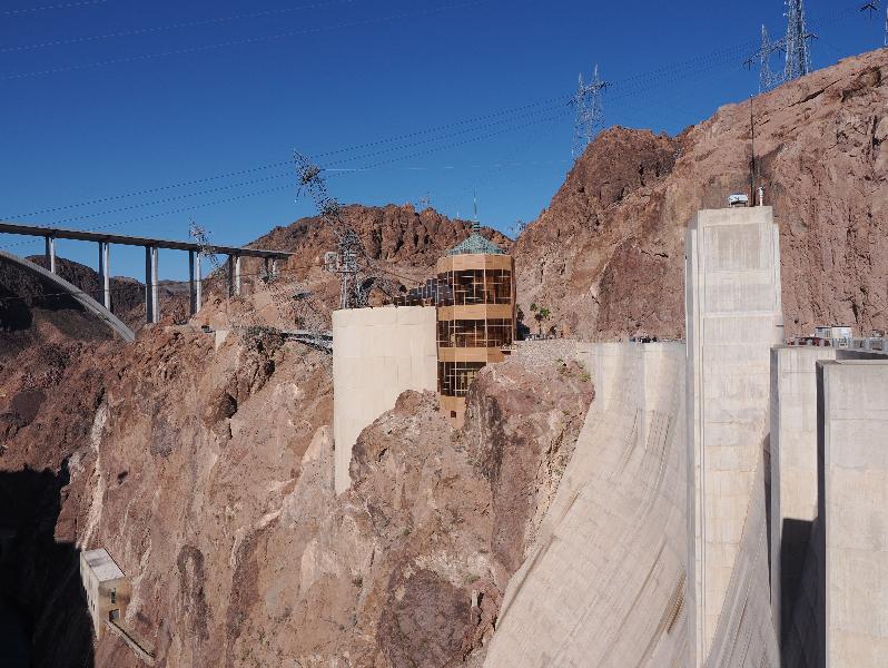 Hoover Dam, Nevada (NV) / Arizona (AZ): Hoover Dam Access Road: view towards Hoover Dam Visitor Center