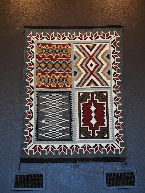 Williams, Arizona (AZ): Best Western Plus Inn of Williams: Native American rug