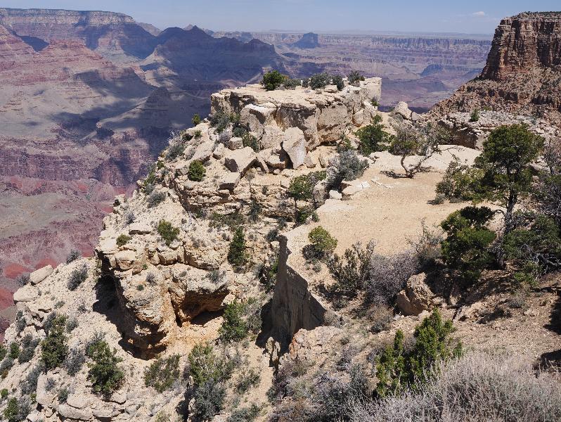 Grand Canyon, Arizona (AZ): Moran Point: view northwest of nearby rock