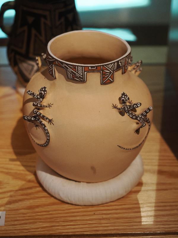 Flagstaff, Arizona (AZ): Museum of Northern Arizona: Zuni polychrome jar with raised and modeled lizards (ca. 2000, Noreen Simplicio)