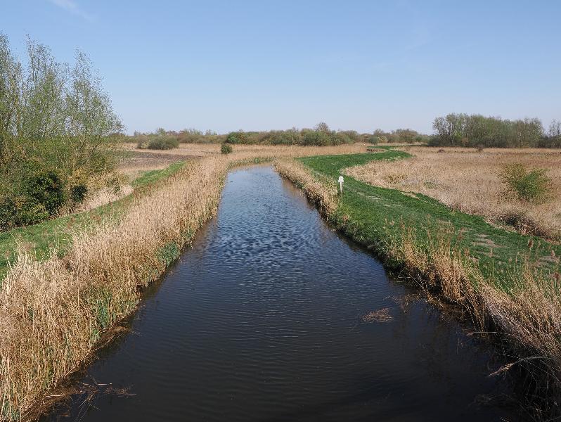 Upware, England: Burwell Lode: waterway