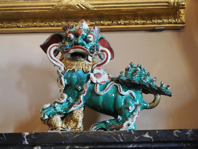 Ickworth, England: Ickworth House, Entrance Hall: foo dog