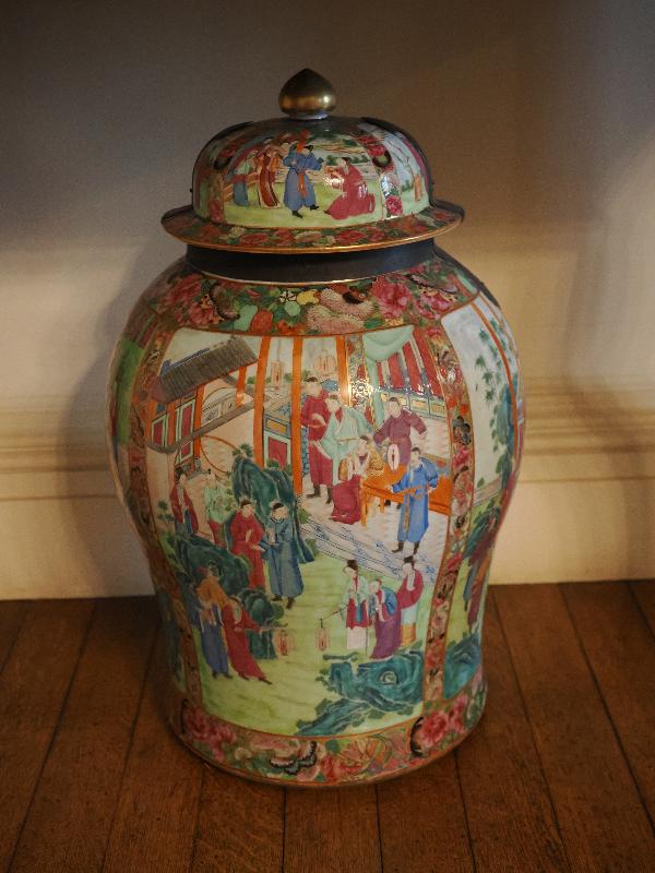 Ickworth, England: Ickworth House, Dining Room: Chinese vase