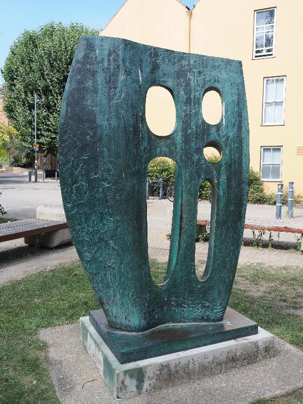 Norwich, England: St George's Street: Sea Form (Atlantic) (1964, Barbara Hepworth)