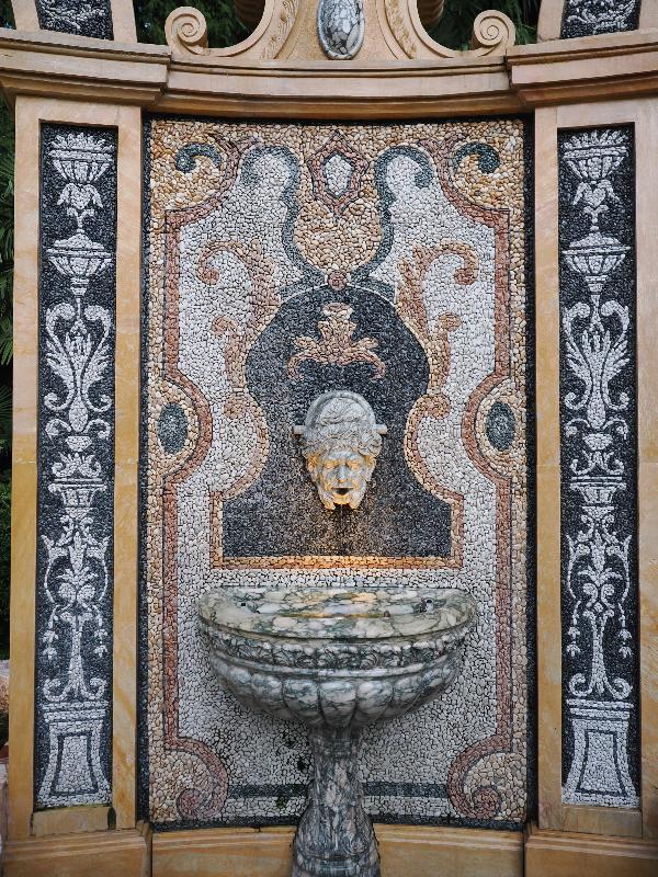 Stresa, Italy: Grand Hotel Des Iles Borromees: fountain