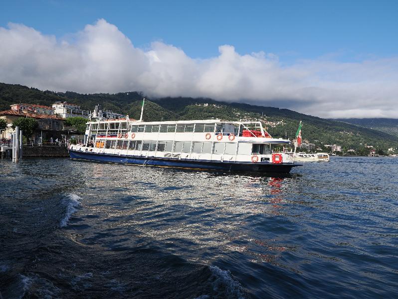 Stresa, Italy: Piazza Marconi: ferry
