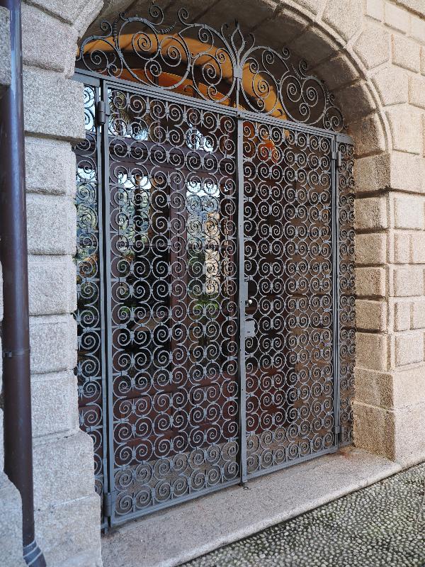 Isola Bella, Italy: Palazzo Borromeo: gate