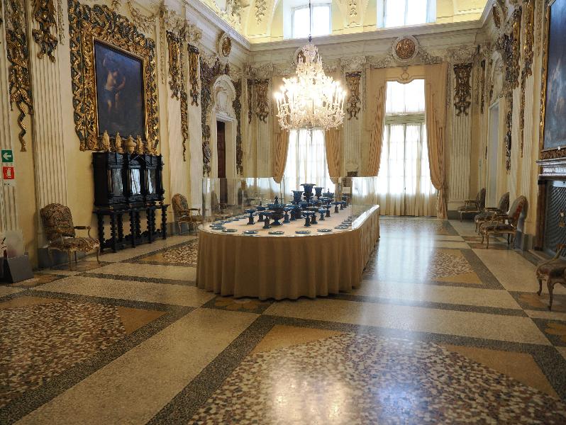 Isola Bella, Italy: Palazzo Borromeo, Sala delle Medaglie (Medal Room): view