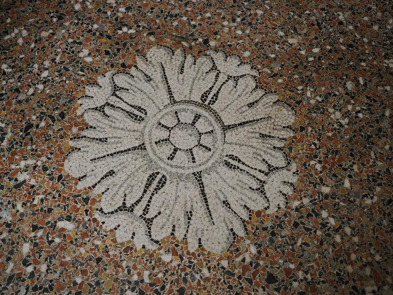 Isola Bella, Italy: Palazzo Borromeo, Third Closet: mosaic in floor