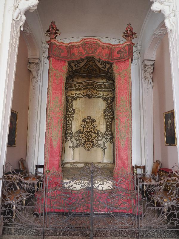 Isola Bella, Italy: Palazzo Borromeo, Sala di Napoleone (Napoleon's Room): bed
