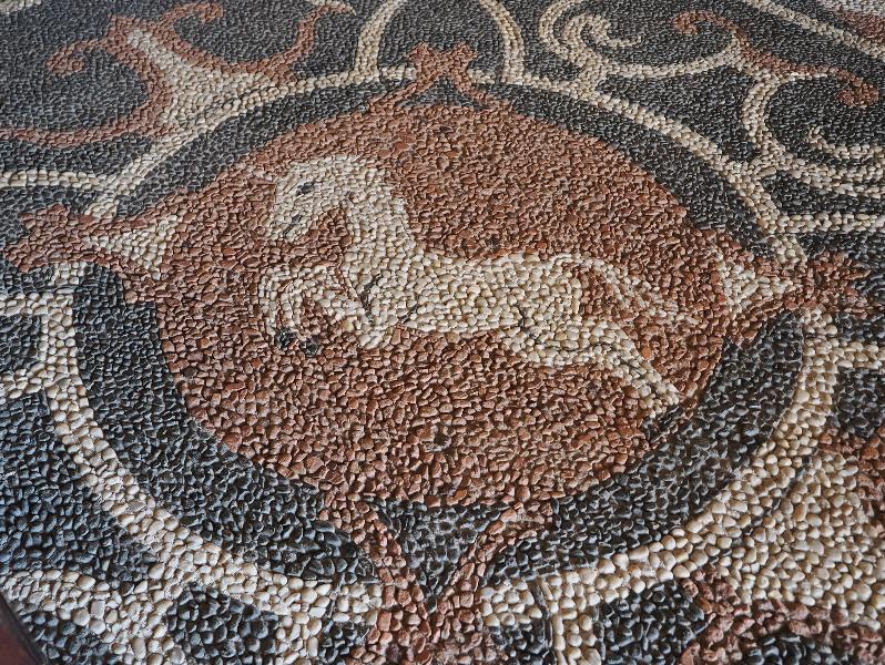 Isola Bella, Italy: Palazzo Borromeo, La Quinta Grotta (The Fifth Grotto): floor decoration, unicorn