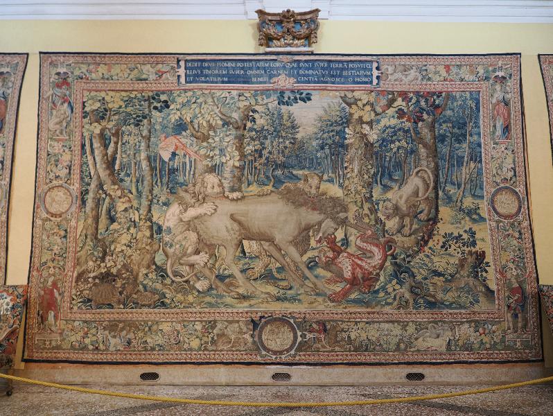 Isola Bella, Italy: Palazzo Borromeo, La Galleria degli Arazzi (The Tapestry Gallery): two lions and two panthers attacking a unicorn (16th century Flemish)