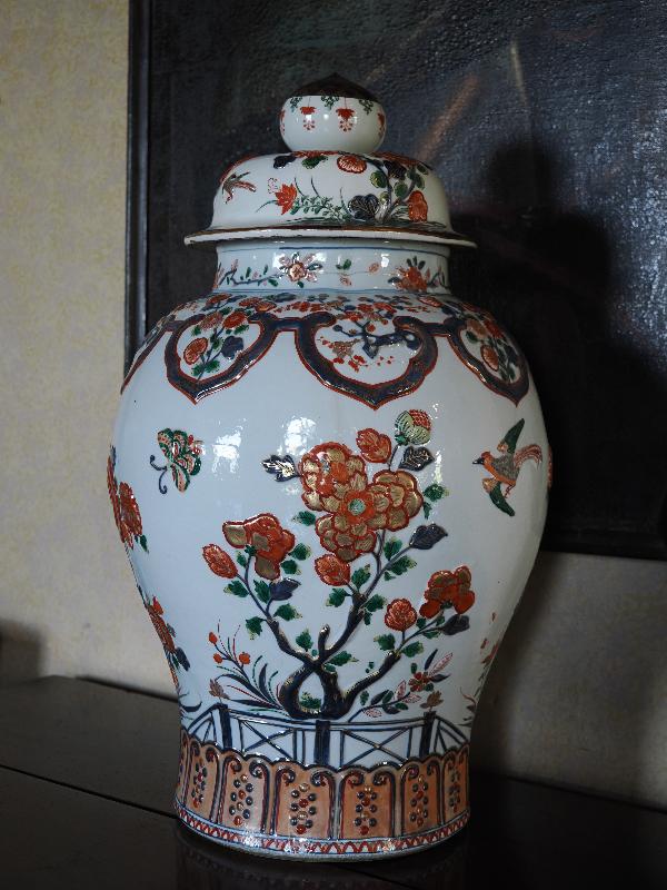 Isola Madre, Italy: Palazzo Borromeo: oriental vase