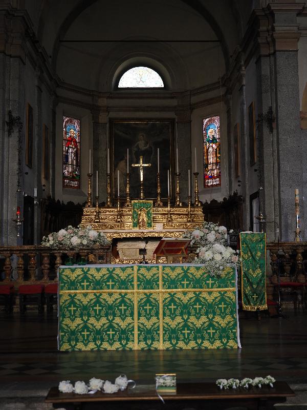 Pallanza, Italy: Church of San Leonardo: chancel